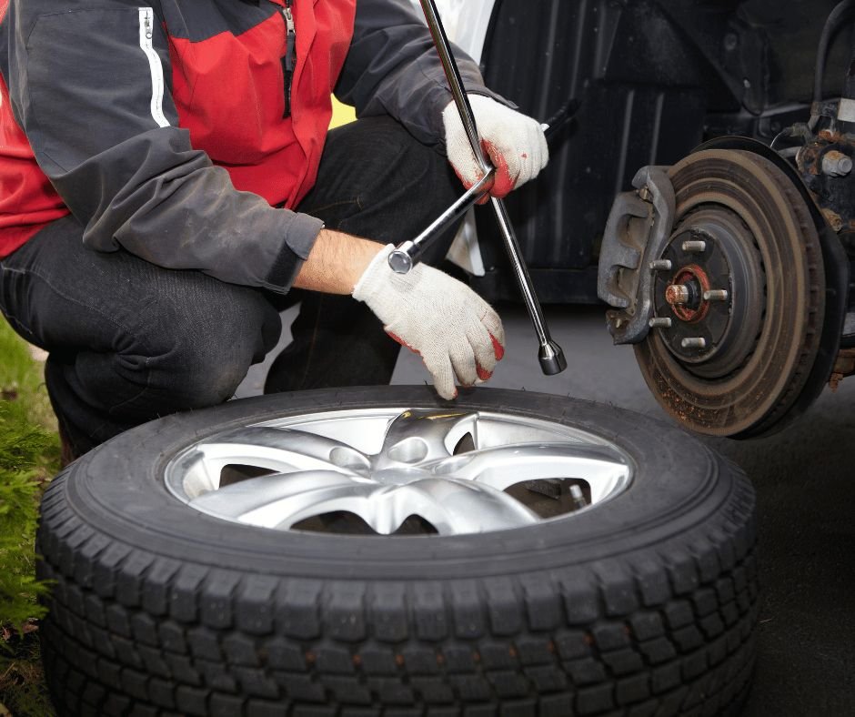 Mobile tyre fitter near me providing roadside tyre replacement
