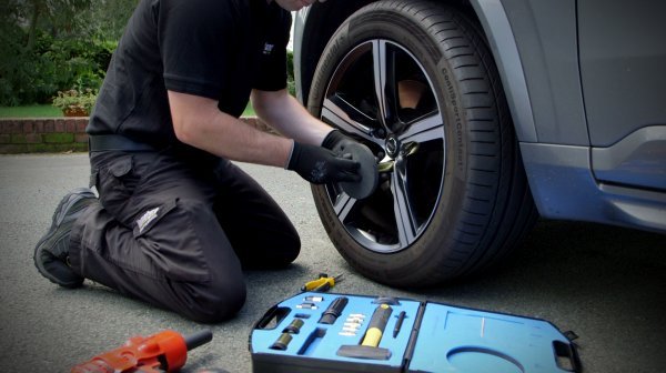 Locking wheel nut removal